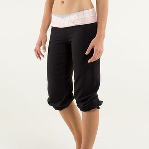 Lululemon Dharana Crop Size 6 White/Pink/Grey/Blac